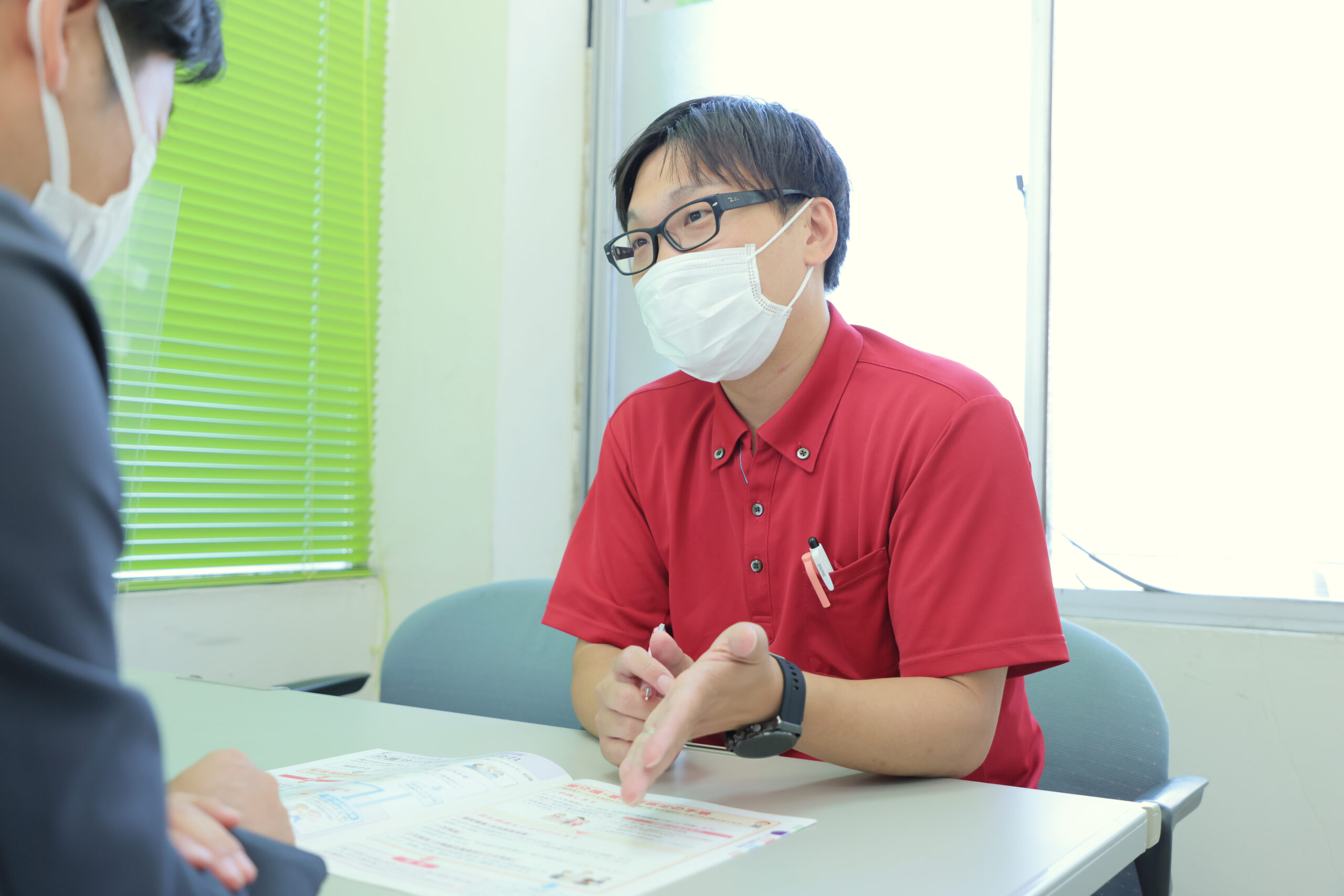 京都府宇治市にある社会福祉法人あじろぎ会 宇治病院ケアプランセンターで働くケアマネジャー