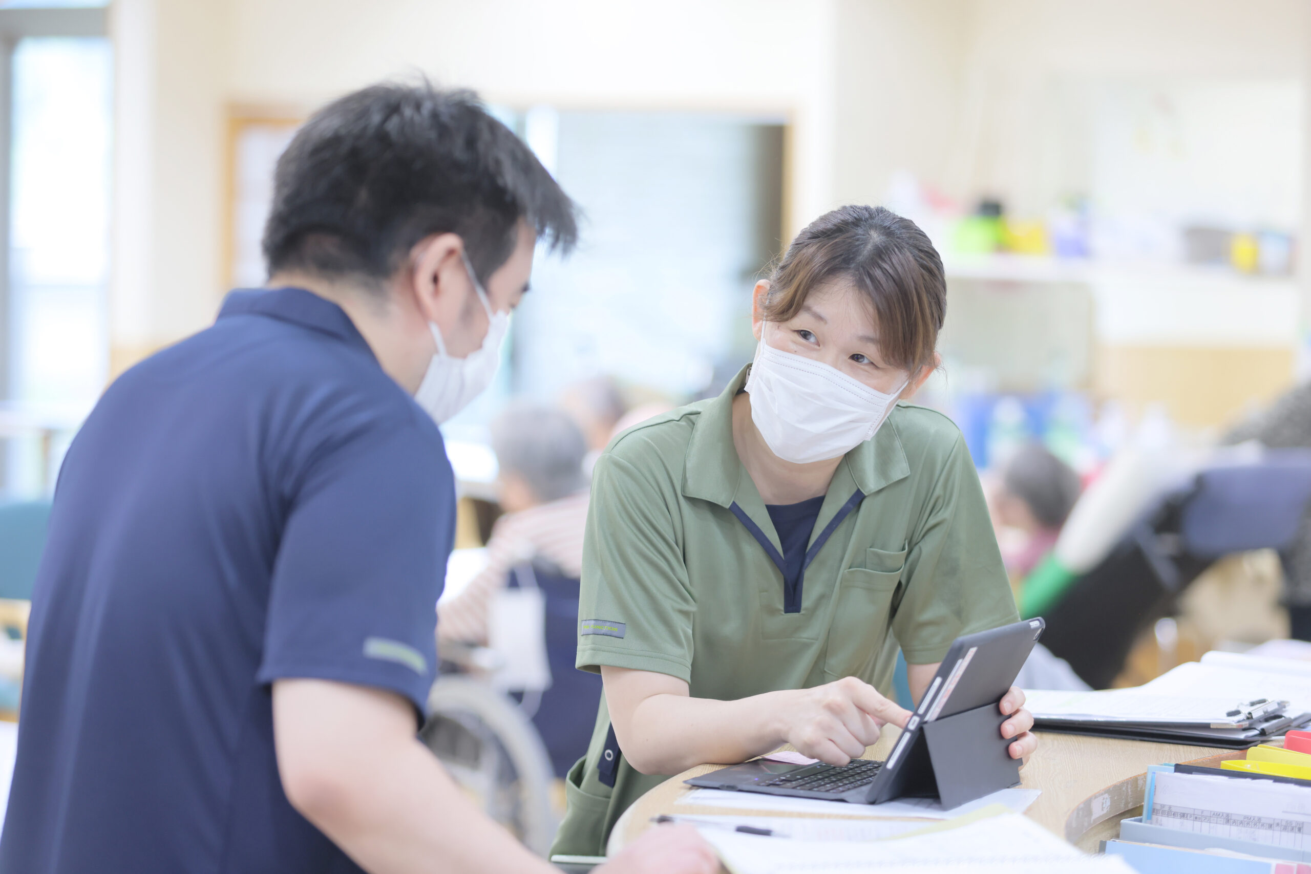 京都府宇治市にある社会福祉法人あじろぎ会 笠取ふれあい福祉センターで働く介護スタッフ