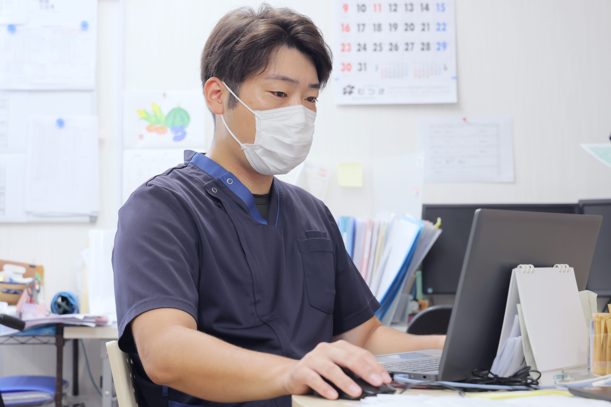 京都府宇治市にある社会福祉法人あじろぎ会宇治病院訪問リハビリテーションで働く理学療法士