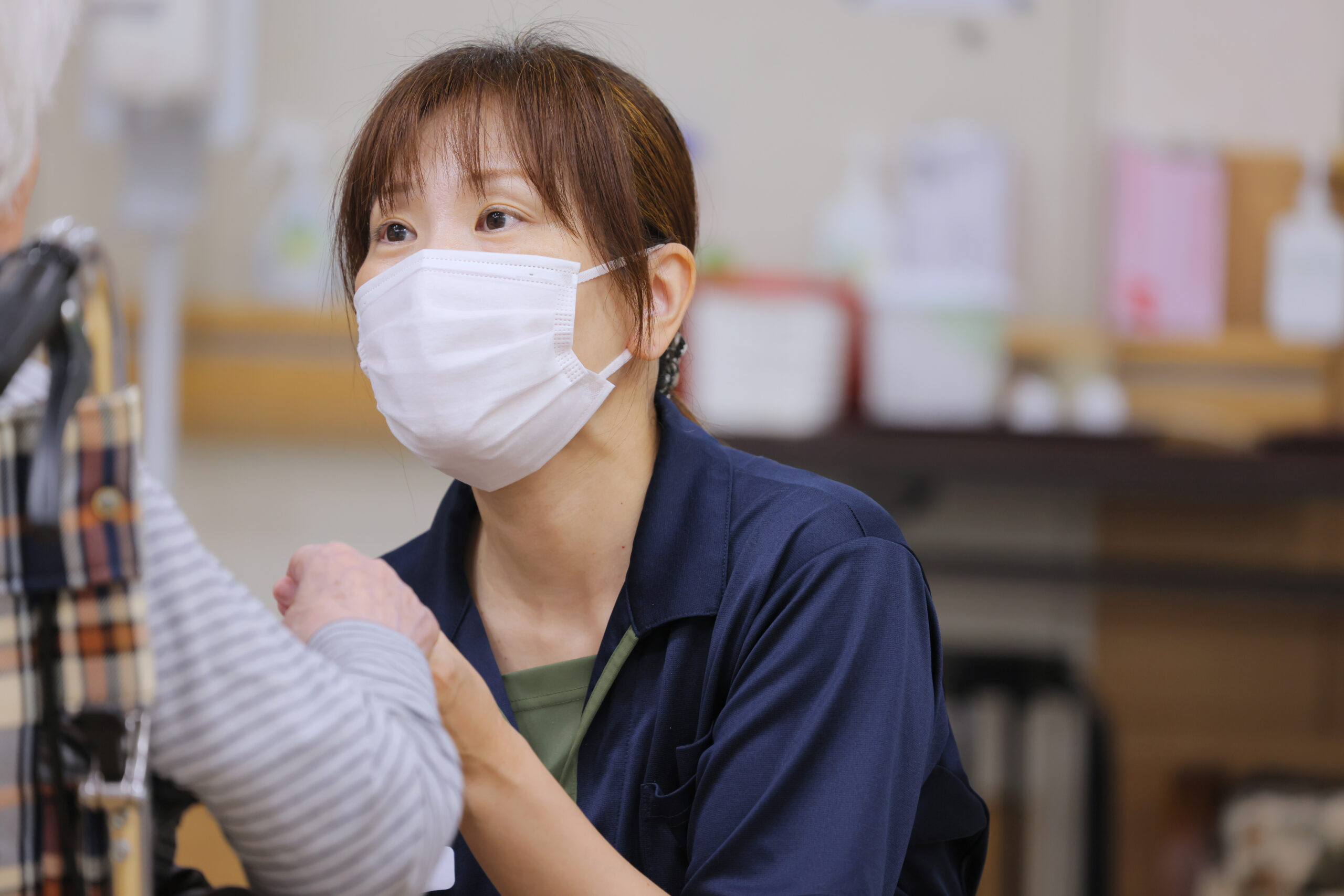 京都府宇治市にある社会福祉法人あじろぎ会 笠取ふれあい福祉センターで働く介護スタッフ