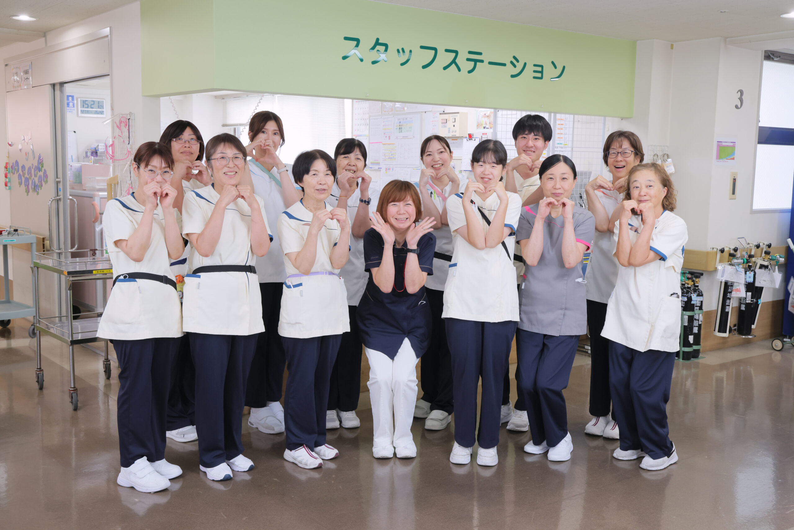 京都府宇治市にある社会福祉法人あじろぎ会宇治病院の3東病棟で働く看護師たち