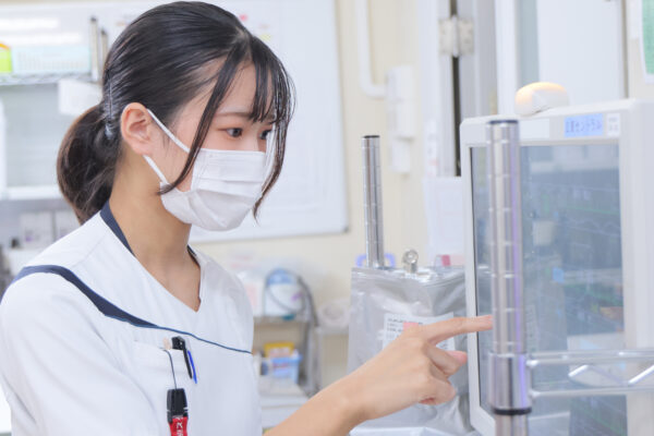 京都府宇治市にある社会福祉法人あじろぎ会宇治病院の障害者病棟で働く看護師