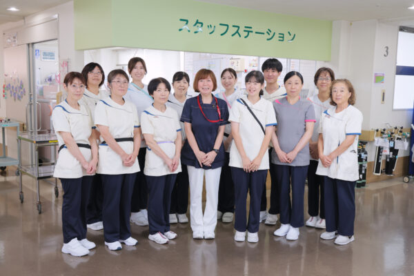 京都府宇治市にある社会福祉法人あじろぎ会宇治病院の3東病棟で働く看護師たち